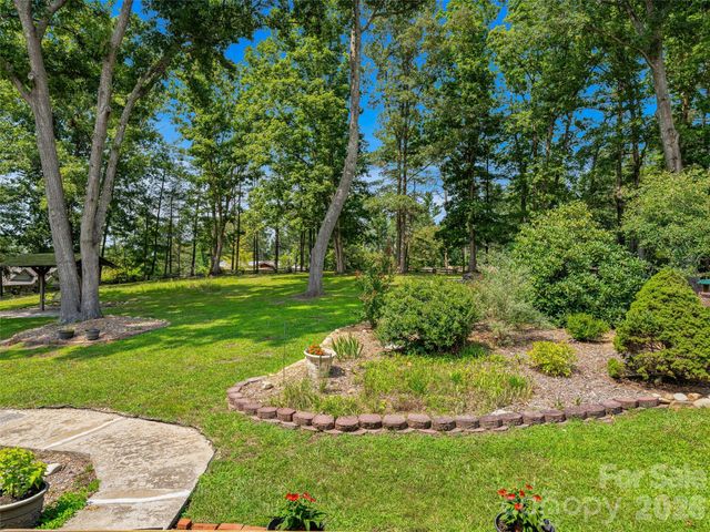 38 Chadwick Wade Drive, Asheville, NC 28804