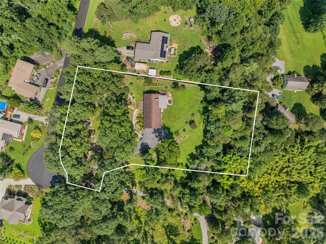 38 Chadwick Wade Drive, Asheville, NC 28804