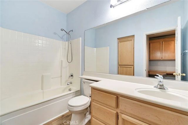 1049 Stanford, Madera, CA 93637