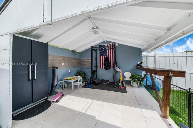 30 NW 56th Court 32, Miami, FL 33126