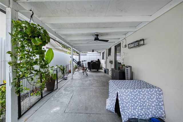 30 NW 56th Court 32, Miami, FL 33126