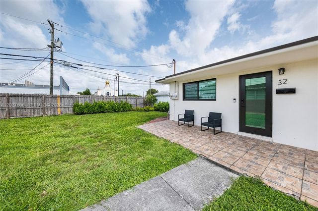 30 NW 56th Court 32, Miami, FL 33126