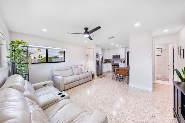 30 NW 56th Court 32, Miami, FL 33126