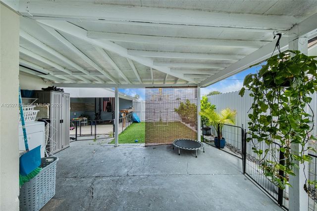 30 NW 56th Court 32, Miami, FL 33126