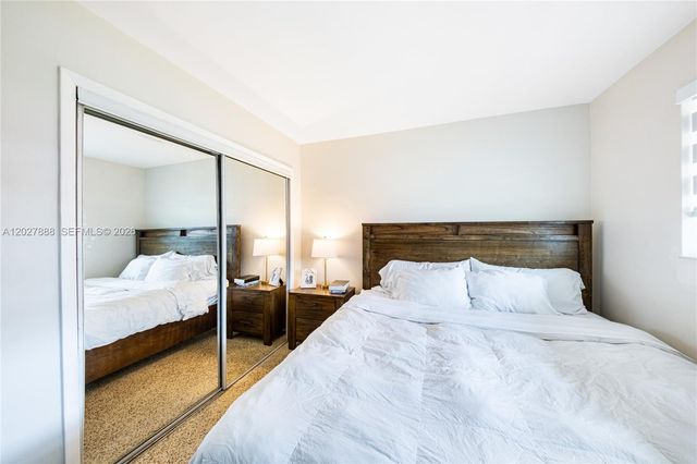 30 NW 56th Court 32, Miami, FL 33126