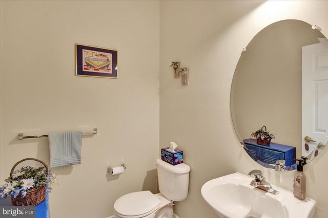 107 CASTLE DR, North Wales, PA 19454