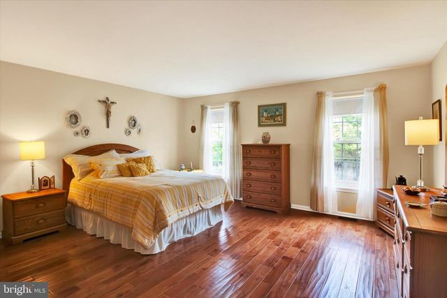 107 CASTLE DR, North Wales, PA 19454