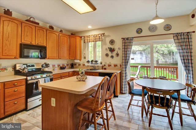 107 CASTLE DR, North Wales, PA 19454