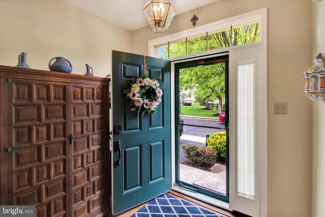 107 CASTLE DR, North Wales, PA 19454