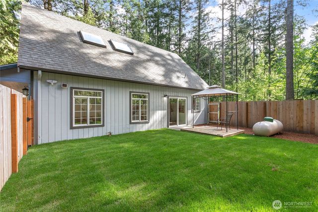 981 Red Valley Lane, Maple Falls, WA 98266