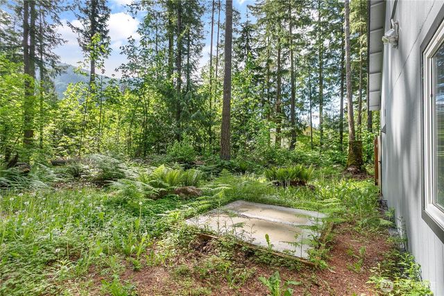 981 Red Valley Lane, Maple Falls, WA 98266