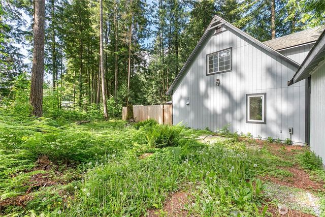 981 Red Valley Lane, Maple Falls, WA 98266