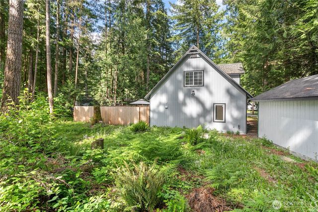 981 Red Valley Lane, Maple Falls, WA 98266