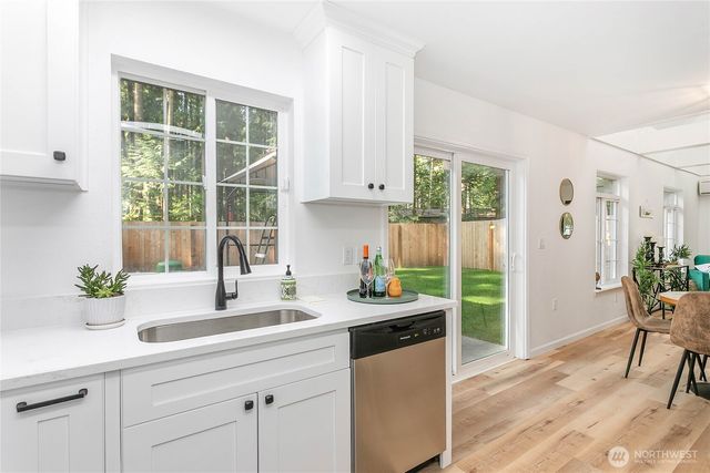 981 Red Valley Lane, Maple Falls, WA 98266