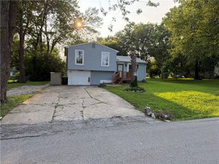17418 Montgall Drive, Belton, MO 64012