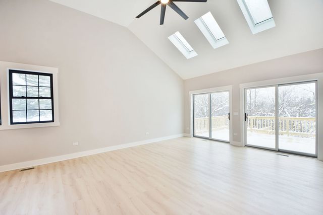 28722 N Madison Avenue, Wauconda, IL 60084