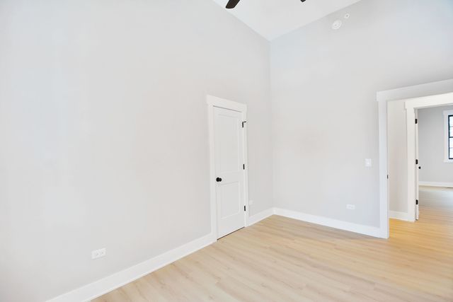 28722 N Madison Avenue, Wauconda, IL 60084