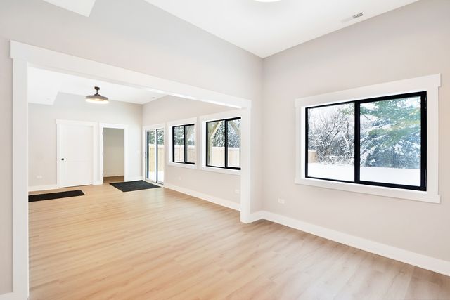 28722 N Madison Avenue, Wauconda, IL 60084