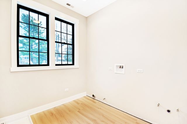 28722 N Madison Avenue, Wauconda, IL 60084