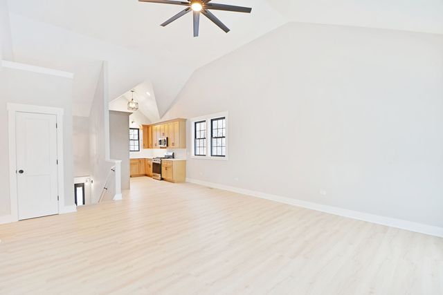 28722 N Madison Avenue, Wauconda, IL 60084