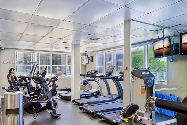 19201 Collins Avenue 942, Sunny Isles Beach, FL 33160