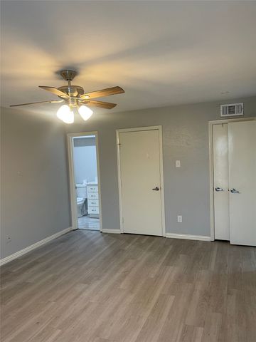 5826 Sandhurst Lane C, Dallas, TX 75206