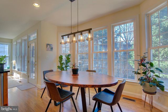 7690 OAK FIELD CT, Springfield, VA 22153