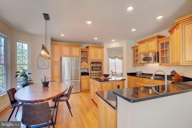 7690 OAK FIELD CT, Springfield, VA 22153