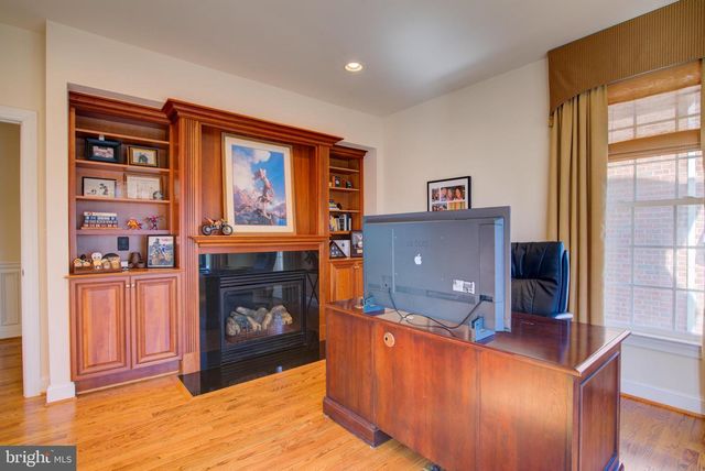 7690 OAK FIELD CT, Springfield, VA 22153