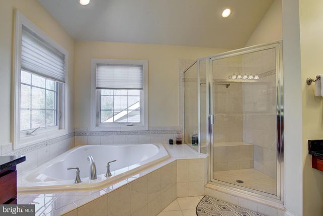 7690 OAK FIELD CT, Springfield, VA 22153