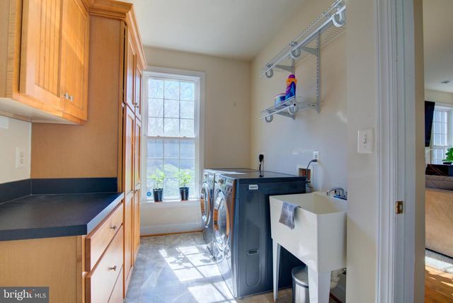 7690 OAK FIELD CT, Springfield, VA 22153