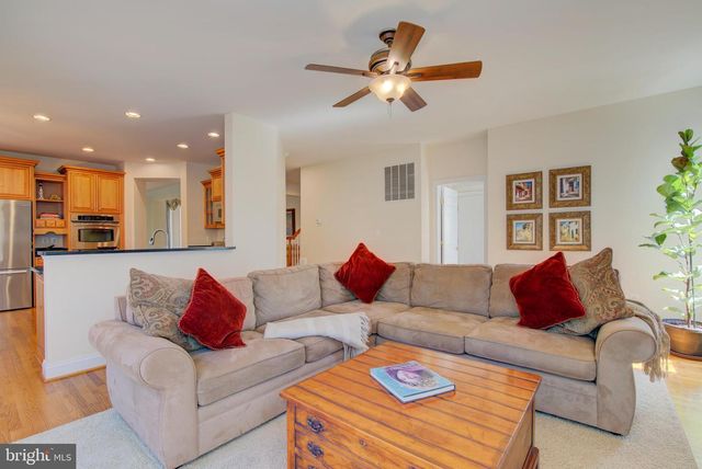 7690 OAK FIELD CT, Springfield, VA 22153