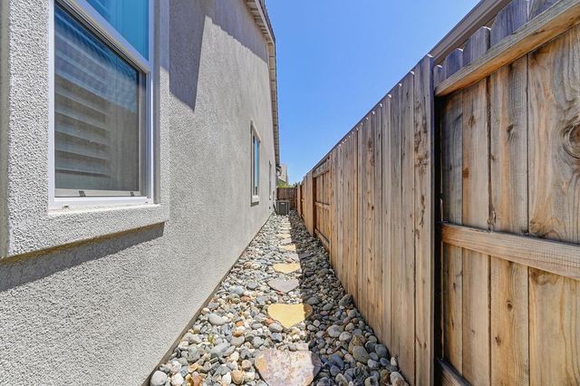 301 Gleam Pl, Roseville, CA 95747