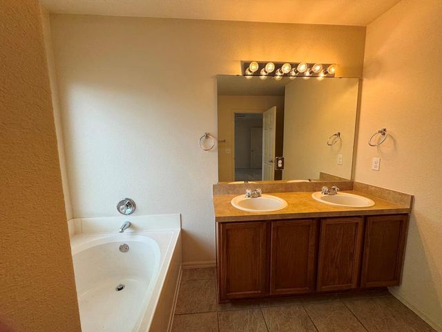 172 Spruce DR, Kyle, TX 78640