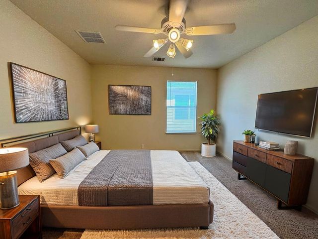 172 Spruce DR, Kyle, TX 78640