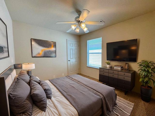 172 Spruce DR, Kyle, TX 78640