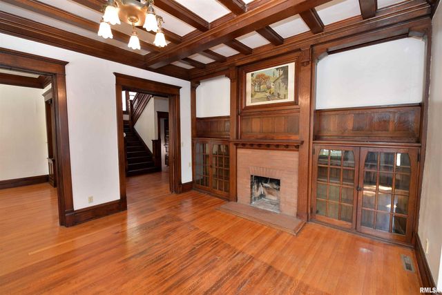 919 W MOSS Avenue, Peoria, IL 61606