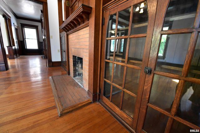 919 W MOSS Avenue, Peoria, IL 61606