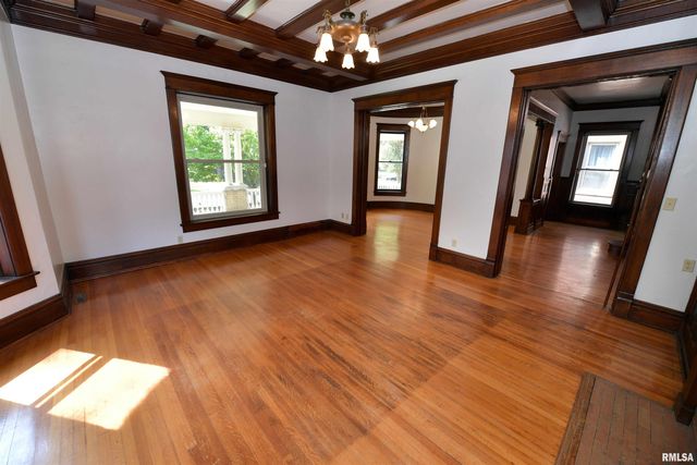 919 W MOSS Avenue, Peoria, IL 61606