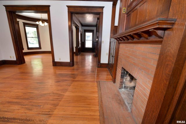 919 W MOSS Avenue, Peoria, IL 61606