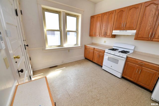 919 W MOSS Avenue, Peoria, IL 61606