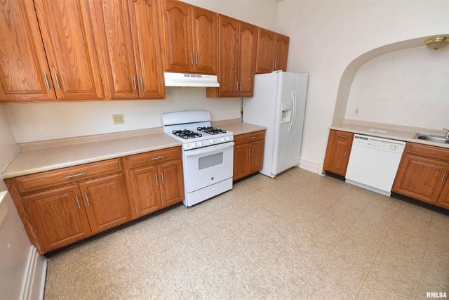 919 W MOSS Avenue, Peoria, IL 61606