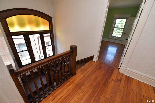 919 W MOSS Avenue, Peoria, IL 61606