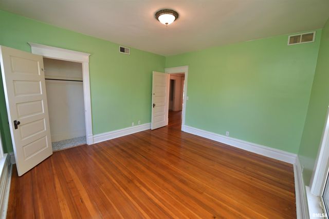 919 W MOSS Avenue, Peoria, IL 61606