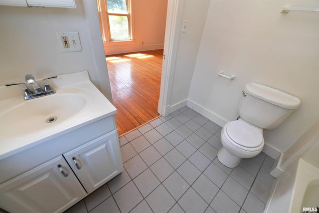 919 W MOSS Avenue, Peoria, IL 61606