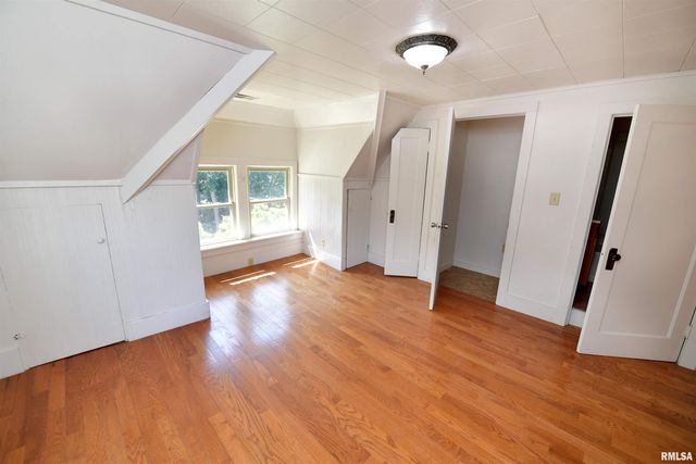 919 W MOSS Avenue, Peoria, IL 61606