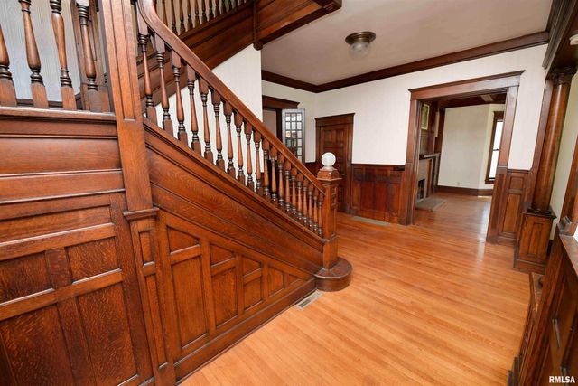 919 W MOSS Avenue, Peoria, IL 61606