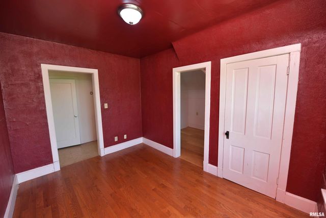 919 W MOSS Avenue, Peoria, IL 61606