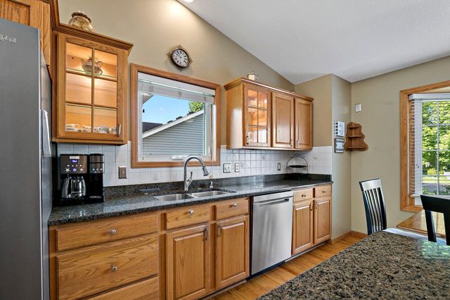 9800 Evergreen Avenue N, Brooklyn Park, MN 55443