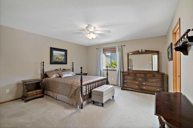 9800 Evergreen Avenue N, Brooklyn Park, MN 55443